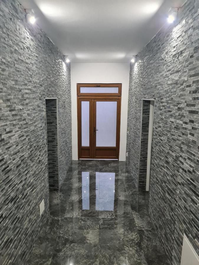 Отель Casa Piri Анина Экстерьер фото