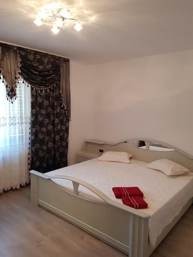 Отель Casa Piri Анина Экстерьер фото