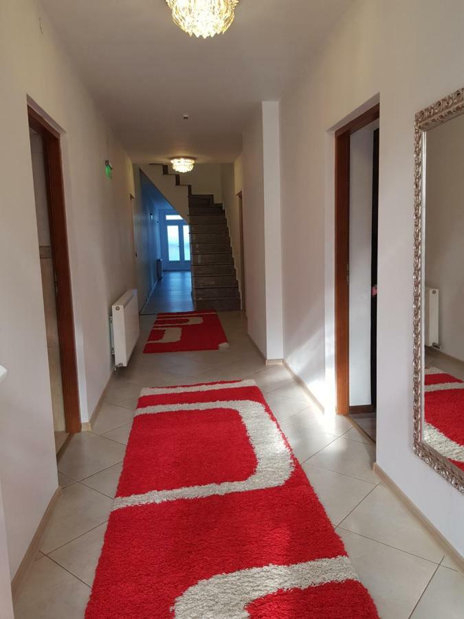Отель Casa Piri Анина Экстерьер фото